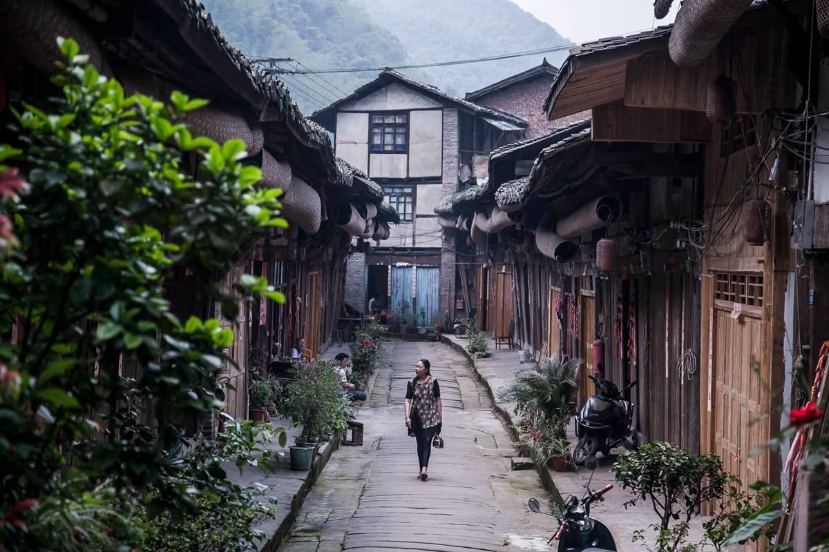 逃离荒凉之地